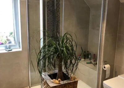 badspezialist-persch-gaeste-wc-mit-designnische-und-wand-wc-10-04