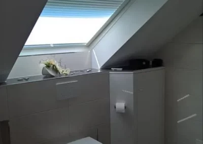 badspezialist-persch-grosszuegiges-bad-mit-doppelwaschtisch-und-dusche-11-05