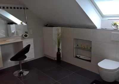 badspezialist-persch-grosszuegiges-bad-mit-doppelwaschtisch-und-dusche-11-06