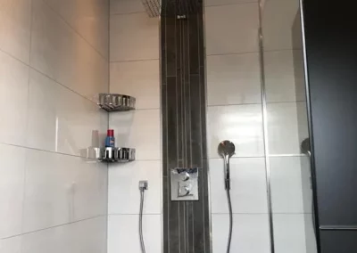 badspezialist-persch-walk-in-dusche-mit-akzentfliesen-08-05