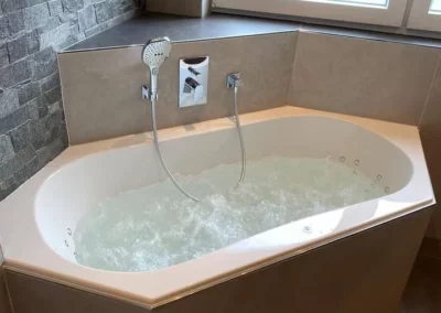 badspezialist-persch-wellnessoase-mit-whirlpool-eckbadewanne-15-01