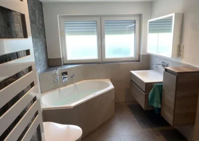 badspezialist-persch-wellnessoase-mit-whirlpool-eckbadewanne-15-05
